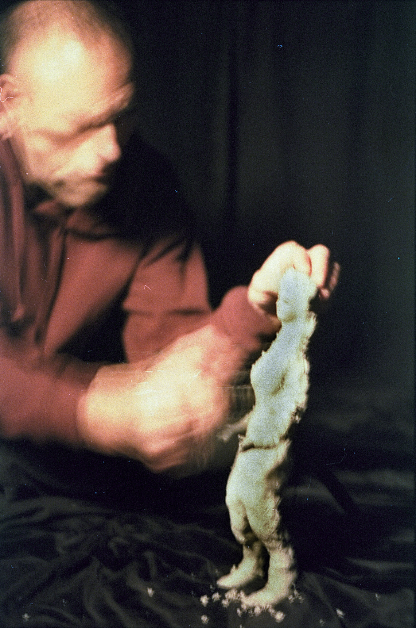 VITANUOVA — shaping the clay figure